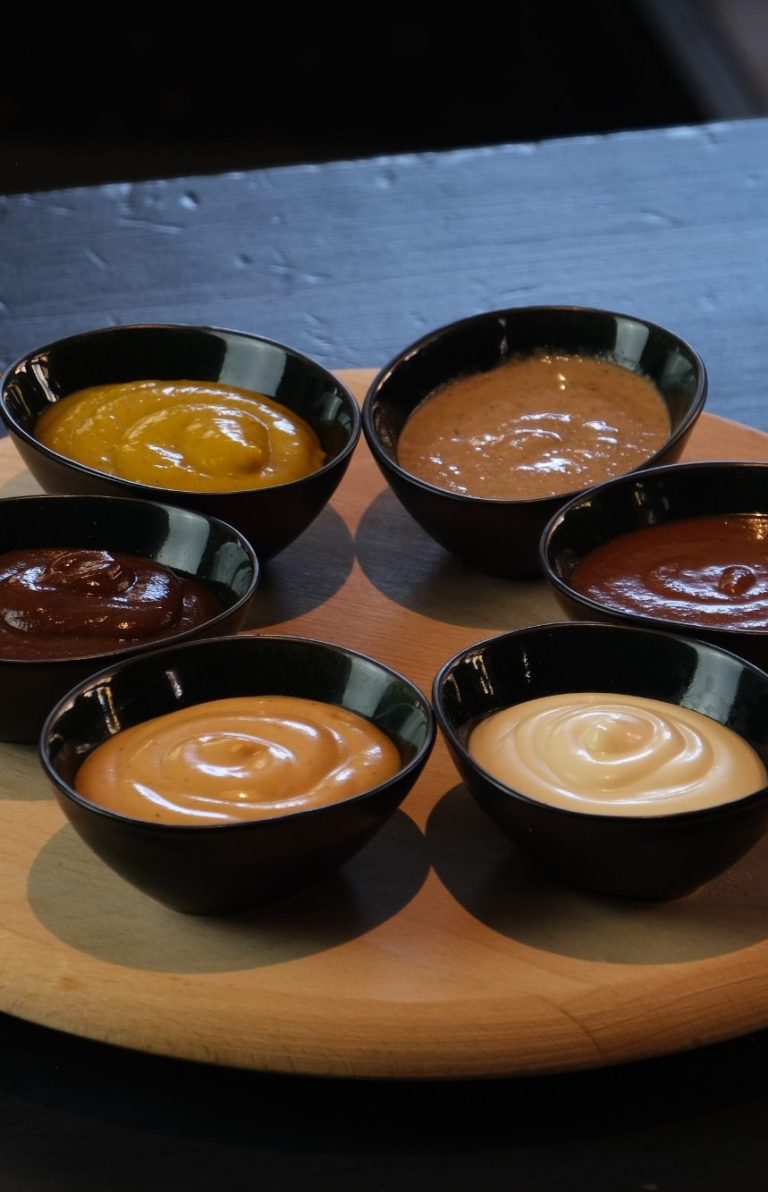 Beispielfoto für die Rubrik: Die Saucen. Burger auf dem Foto: Chili Cheese